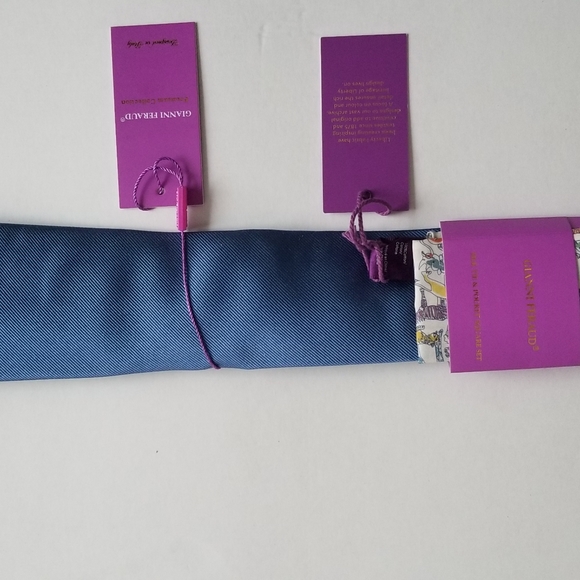 Tie with handkerchief, sock, key ring - Picture 3 of 10